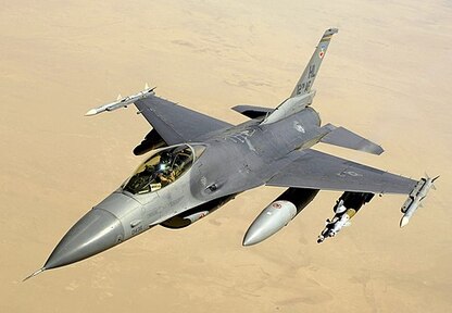 F-16の画像