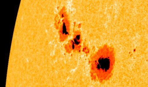 太陽黒点の画像