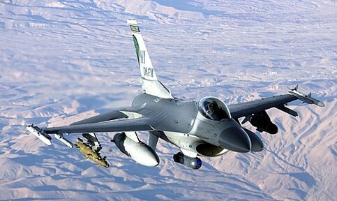 F-16の画像